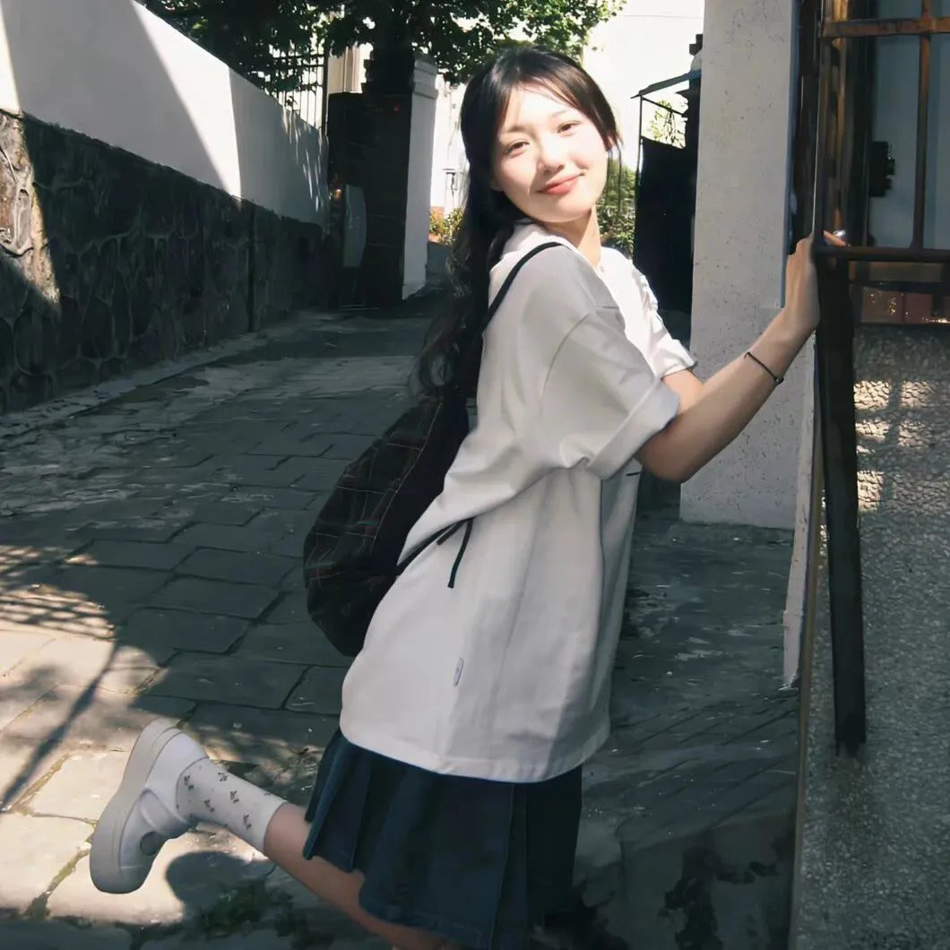 俏探女娇娃